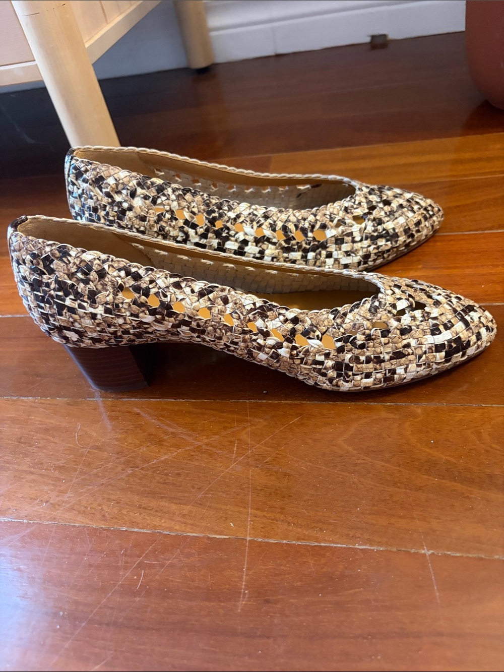 Sezane Anya High Heels 
Beige and Black Woven Low Block Heel Pumps
